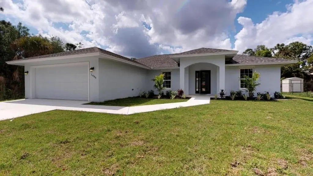 2555 SW Deckard Street Port St Lucie FL 34953