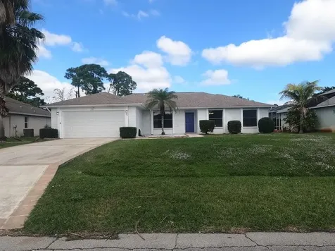 913 SE Breakwater Avenue Port St Lucie FL 34983