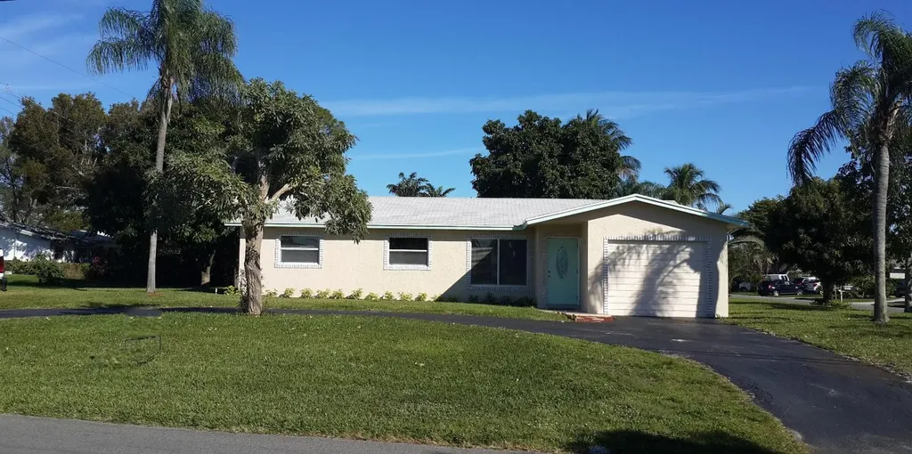 2540 SW 11th Street Boynton Beach FL 33426
