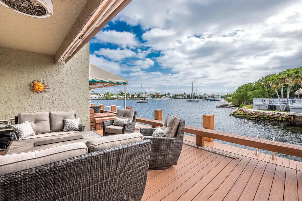 744 NE 12th Terrace Boynton Beach FL 33435