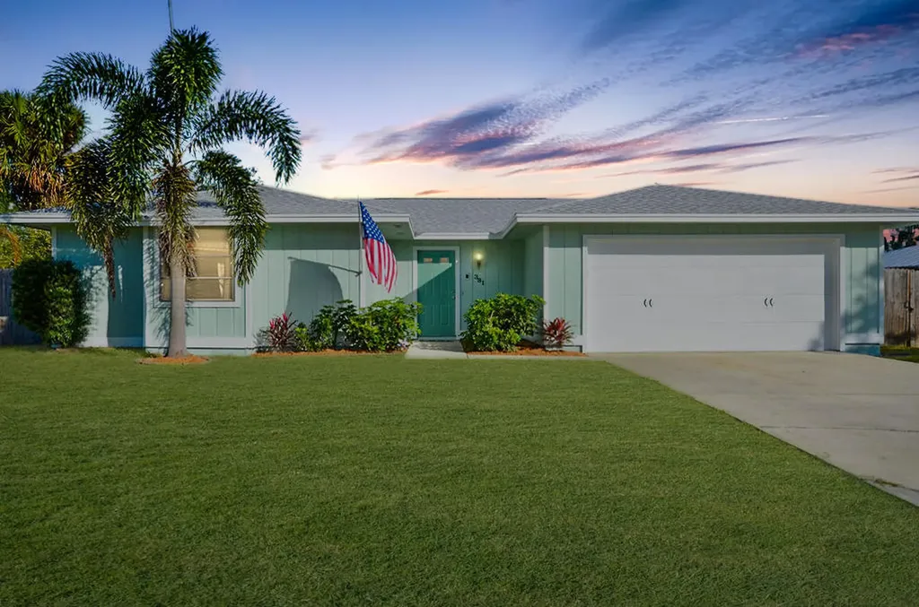 381 NE Genesee Avenue Port St Lucie FL 34983