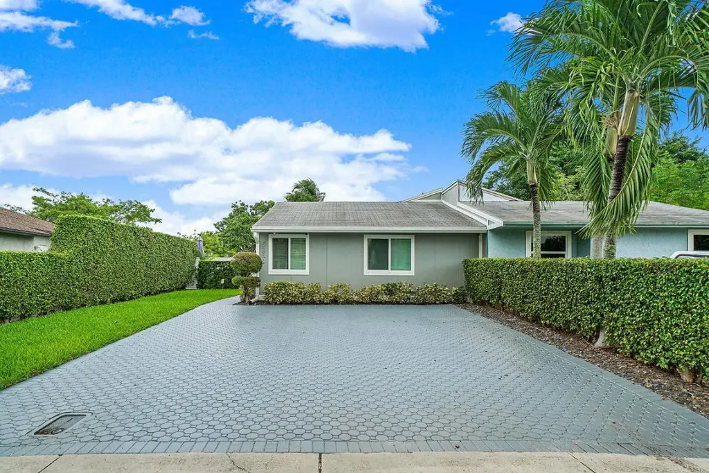 5289 NW 5th Street Delray Beach FL 33445