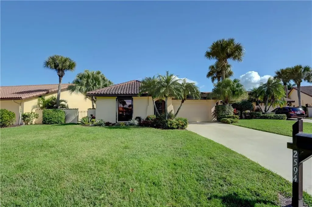 2594 SW Bobalink Circle Palm City FL 34990