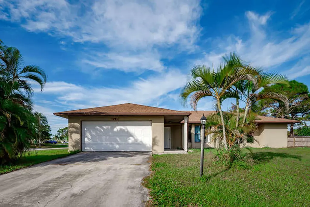 2292 SE Aneci Street Port St Lucie FL 34984