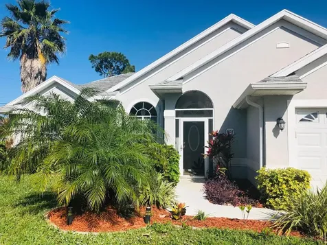 997 SW South Globe Avenue Port St Lucie FL 34953