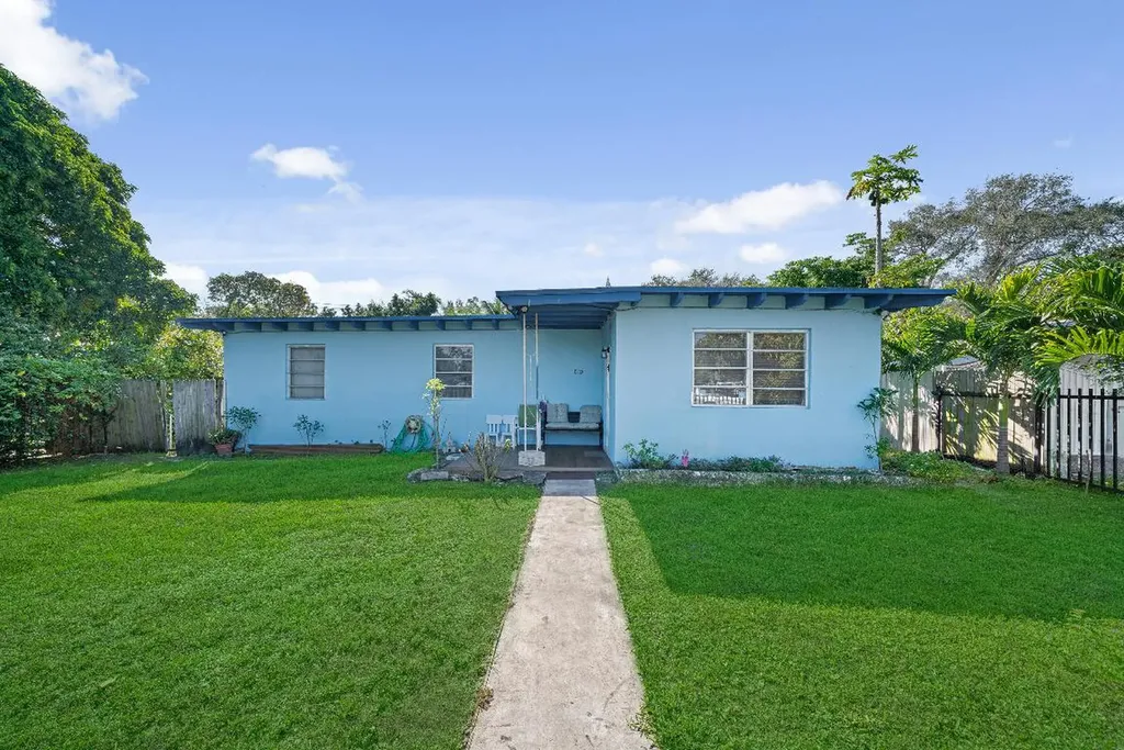 1540 NE 128th Street North Miami FL 33161