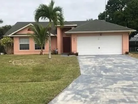 661 SE Starflower Avenue Port St Lucie FL 34983