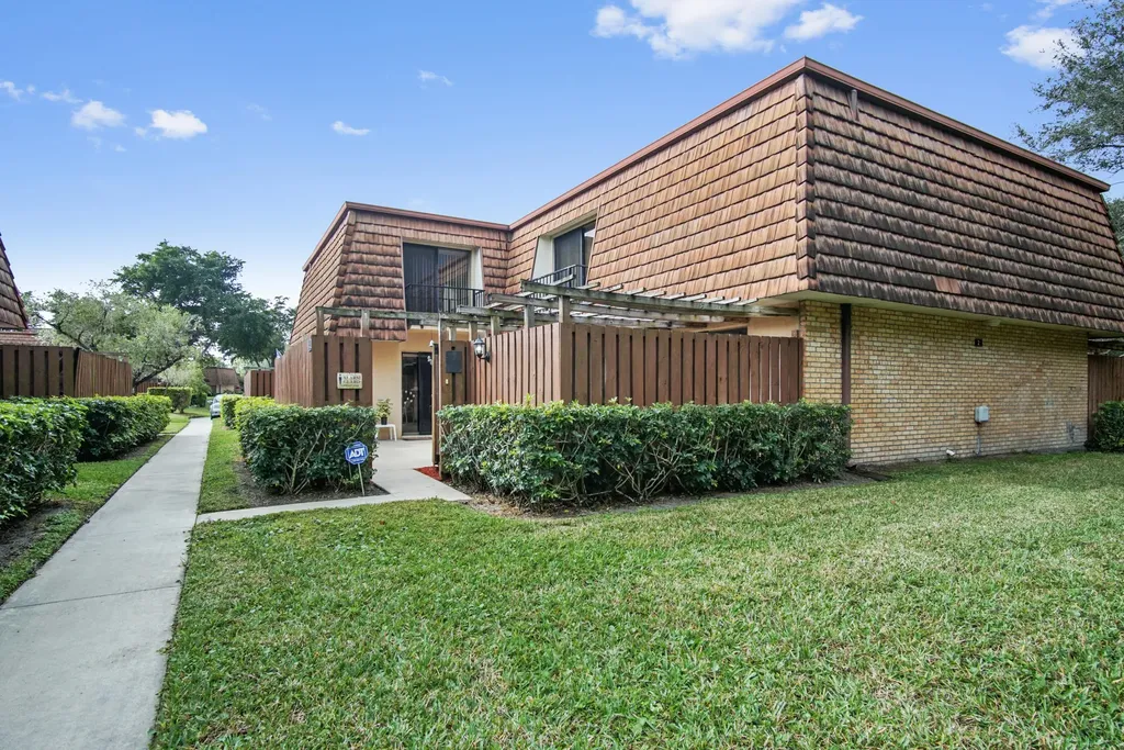 410 4th Lane Greenacres FL 33463