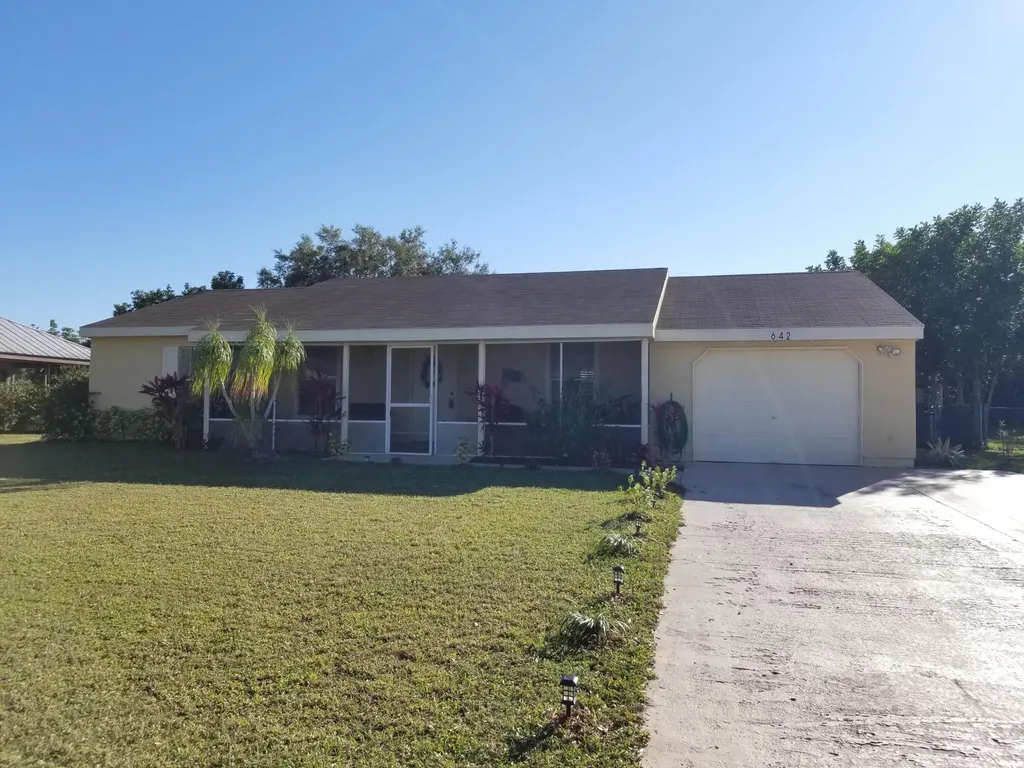 642 SW Old Briar Avenue Port St Lucie FL 34953