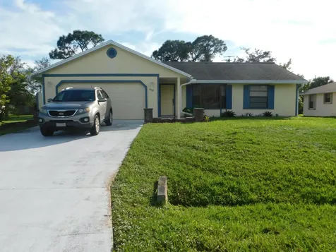 612 SE Crescent Avenue Port St Lucie FL 34984