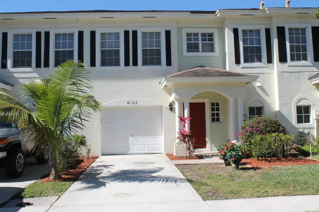 4102 Emerald Vista Lake Worth FL 33461