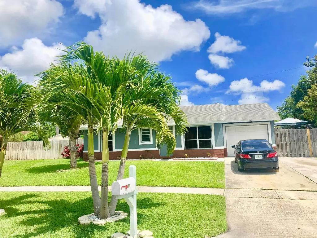 6044 Carthage Circle N Lake Worth FL 33463