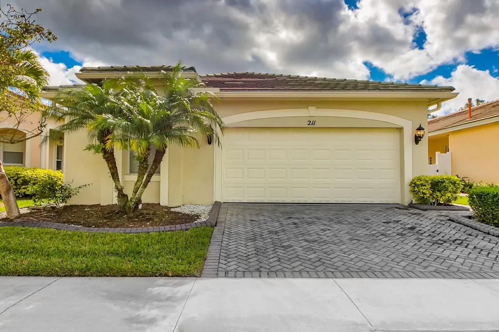 211 SW Maclay Way Port St Lucie FL 34986