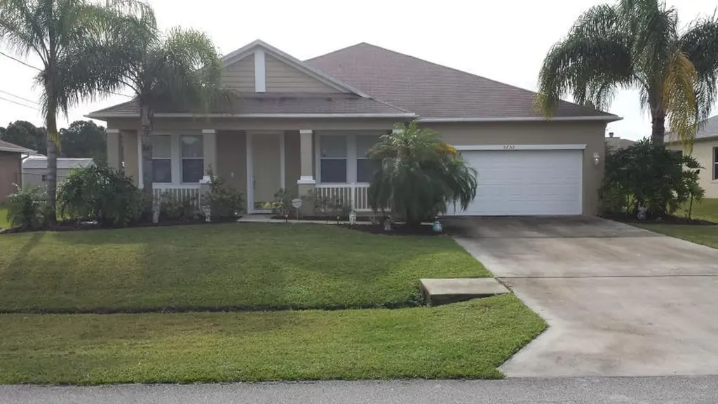 5753 NW Belwood Circle Port St Lucie FL 34986