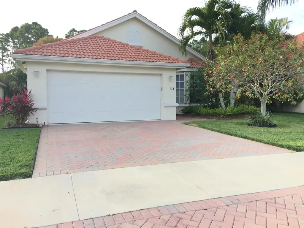 824 SW Munjack Circle Port St Lucie FL 34986