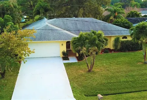 1142 SE Oriental Avenue Port St Lucie FL 34952