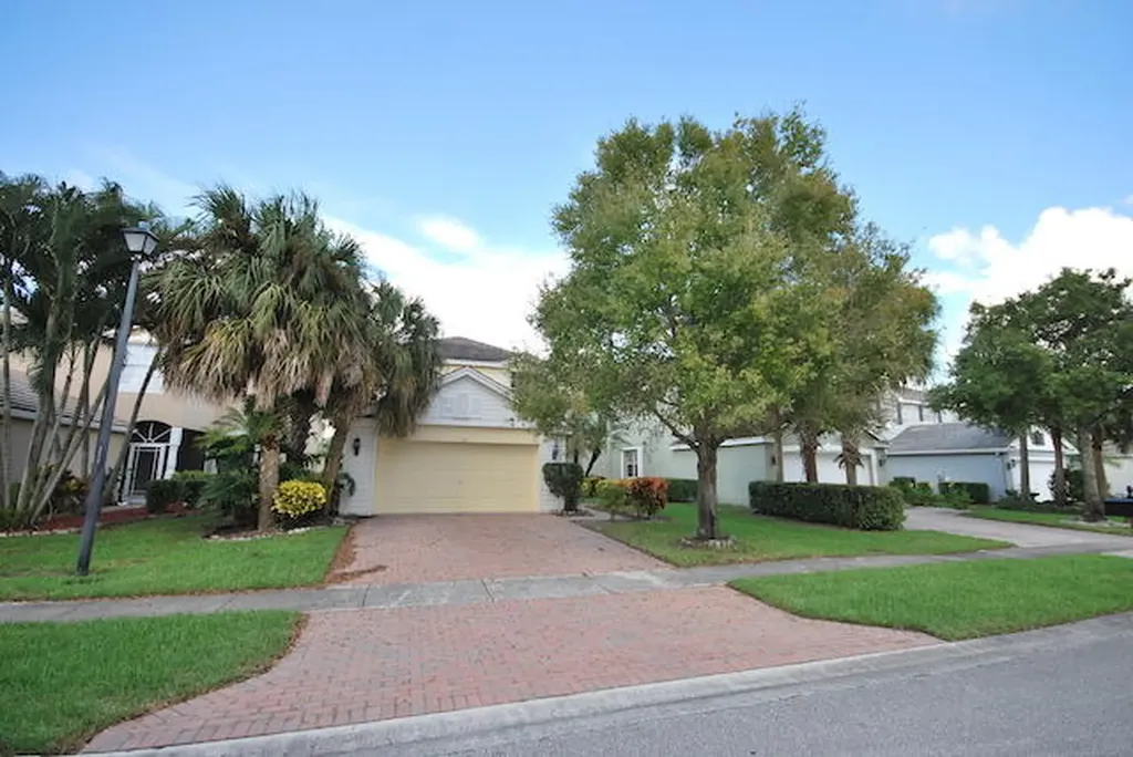 134 Hamilton Terrace Royal Palm Beach FL 33414