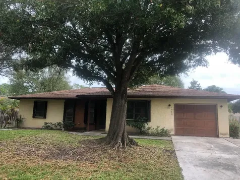 1979 SW Brisbane Street Port St Lucie FL 34984