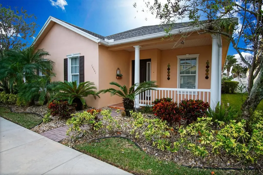 10501 SW Kelsey Way Port St Lucie FL 34987