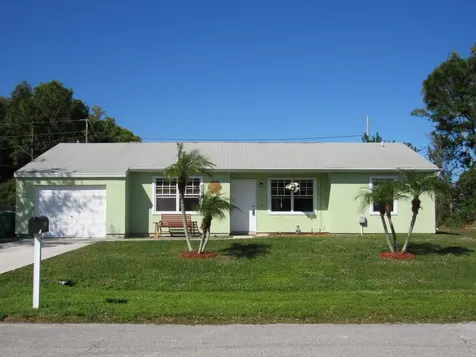 2366 SE Heathwood Circle Port St Lucie FL 34952