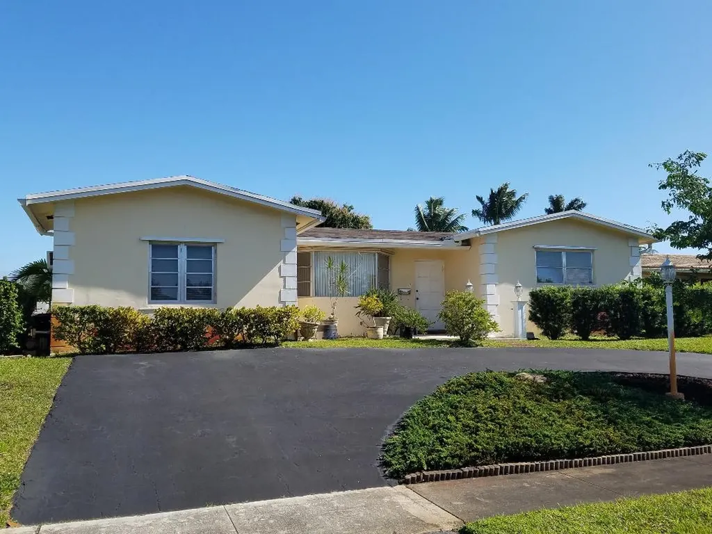 2131 N 50th Avenue Hollywood FL 33021