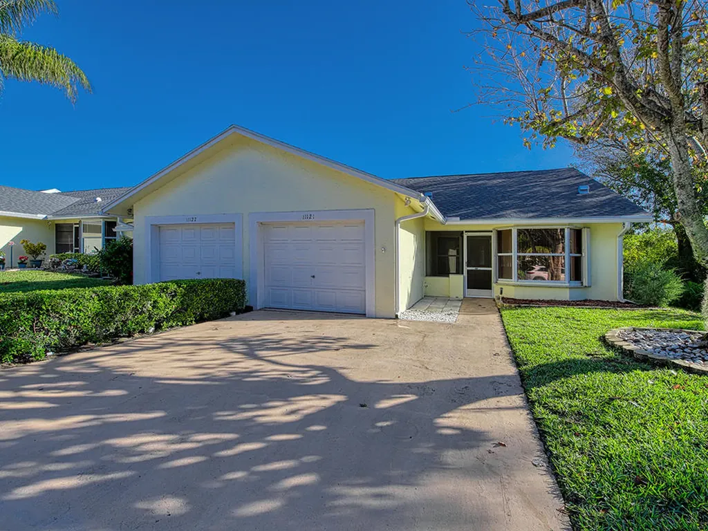 11121 SE Sea Pines Circle Hobe Sound FL 33455