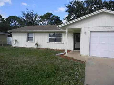 1065 SW Gastador Avenue Port St Lucie FL 34953