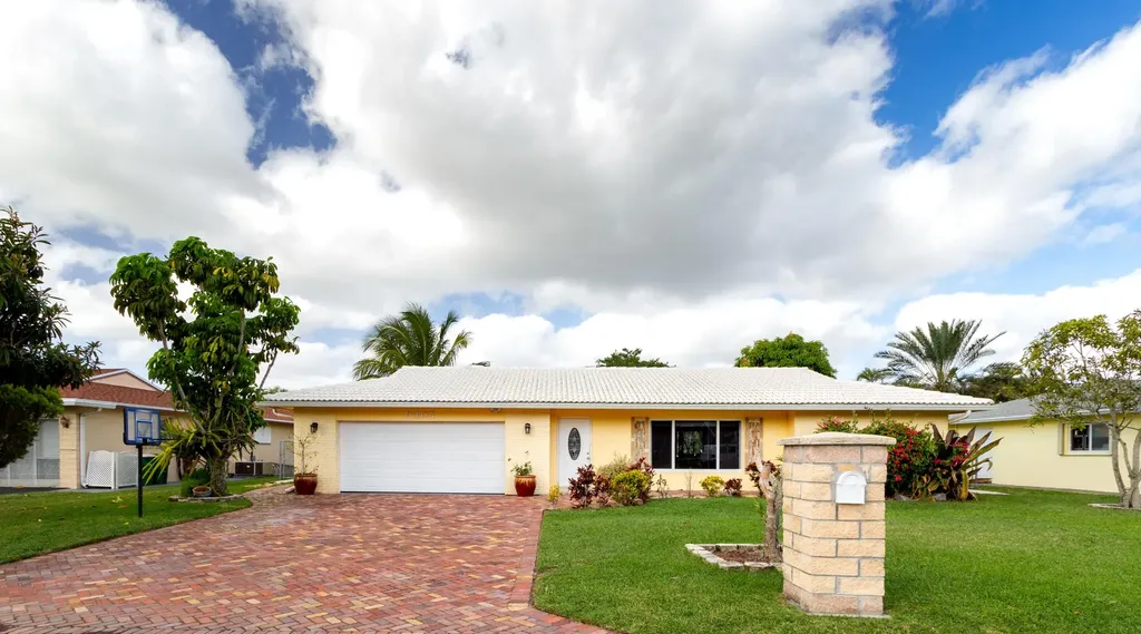9405 NW 81st Court Tamarac FL 33321