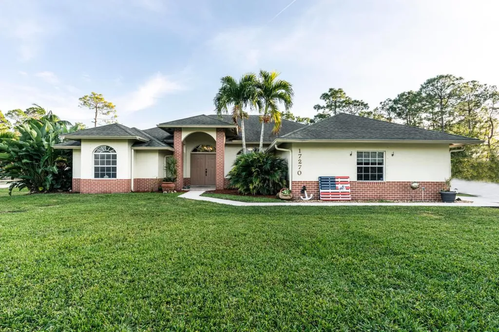 17270 Valencia Boulevard Loxahatchee FL 33470