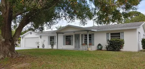185 NW Friar Street Port St Lucie FL 34983