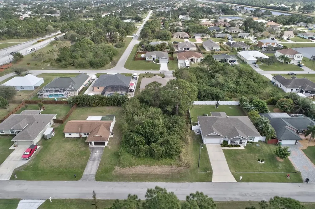 4633 SW Dactyl Street Port St Lucie FL 34953