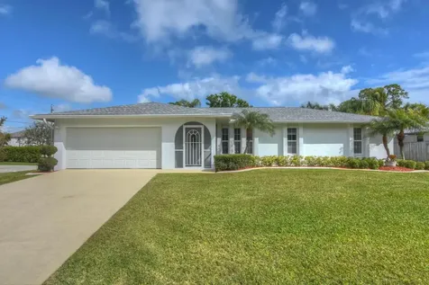 801 SE Starflower Avenue Port St Lucie FL 34983