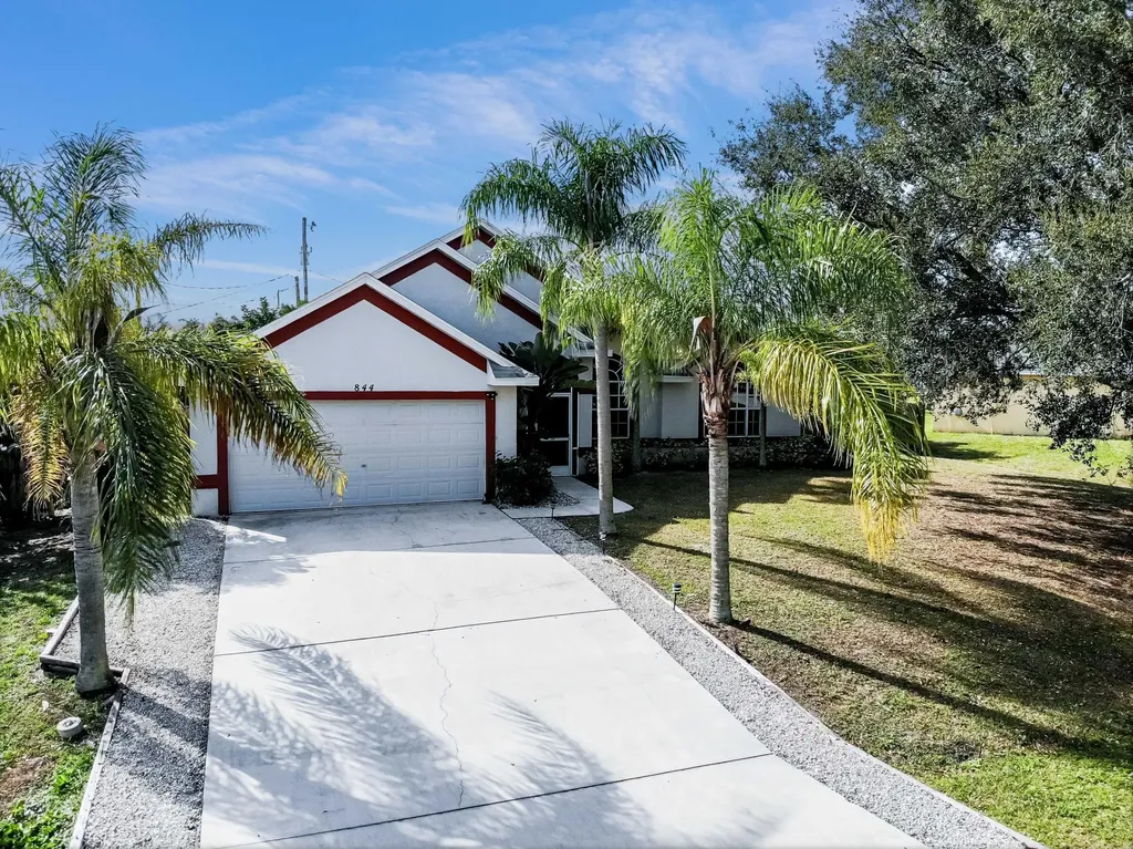 844 SW Kappa Avenue Port St Lucie FL 34953