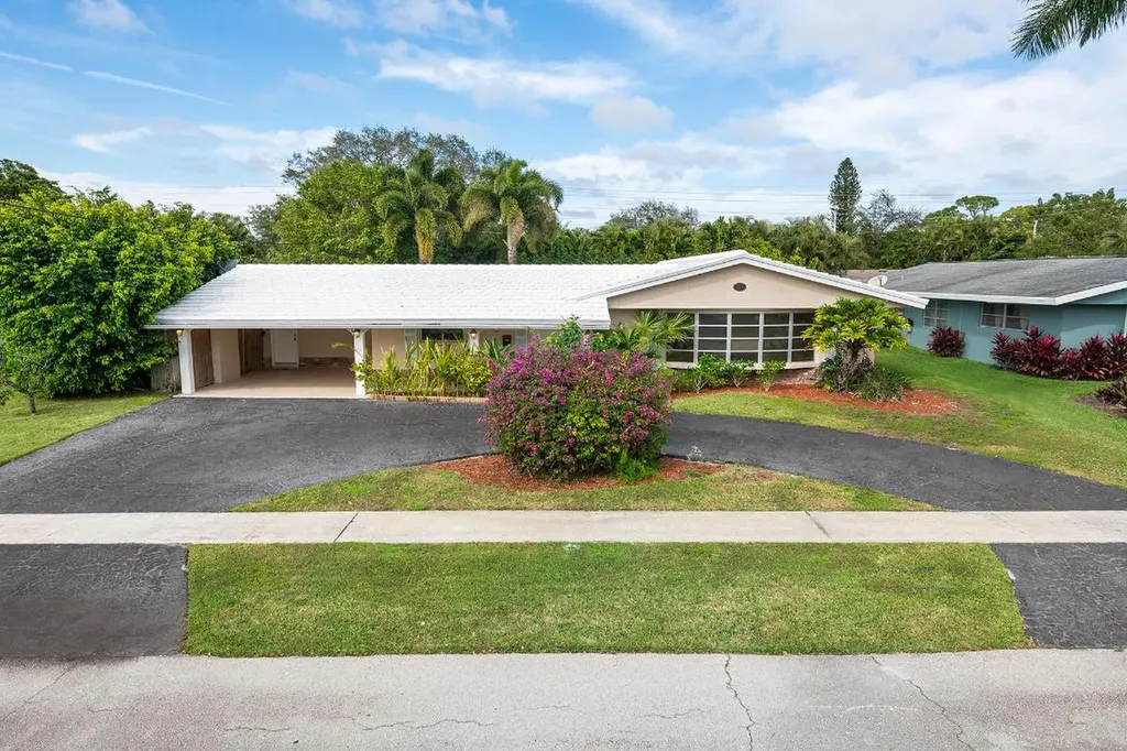 825 W Royal Palm Road Boca Raton FL 33486