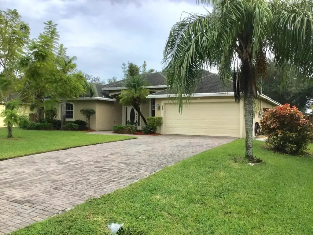 556 SW Paar Drive Port St Lucie FL 34953