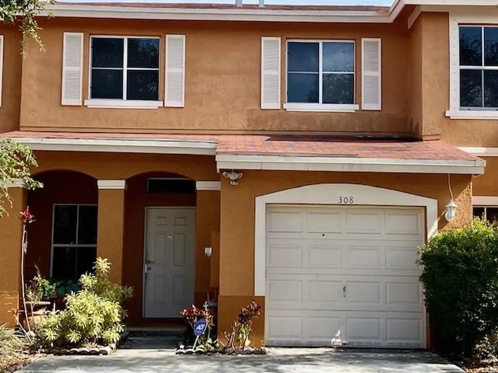 308 N Palm Villas Way Palm Springs FL 33461
