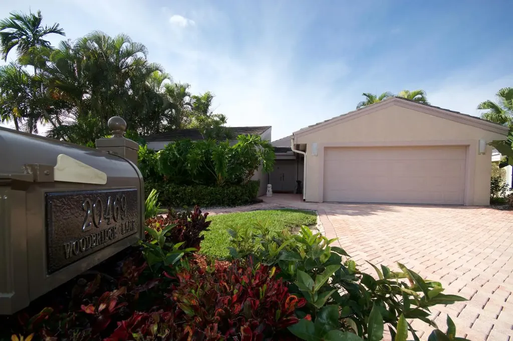 20469 Woodbridge Lane Boca Raton FL 33434