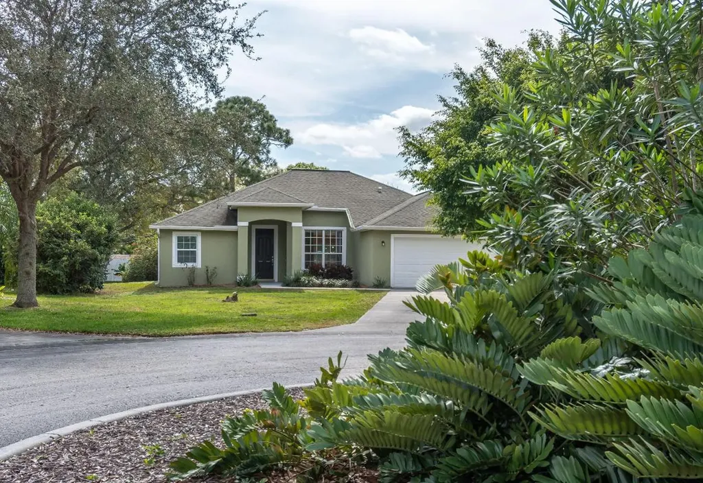 4710 51st Court Vero Beach FL 32967