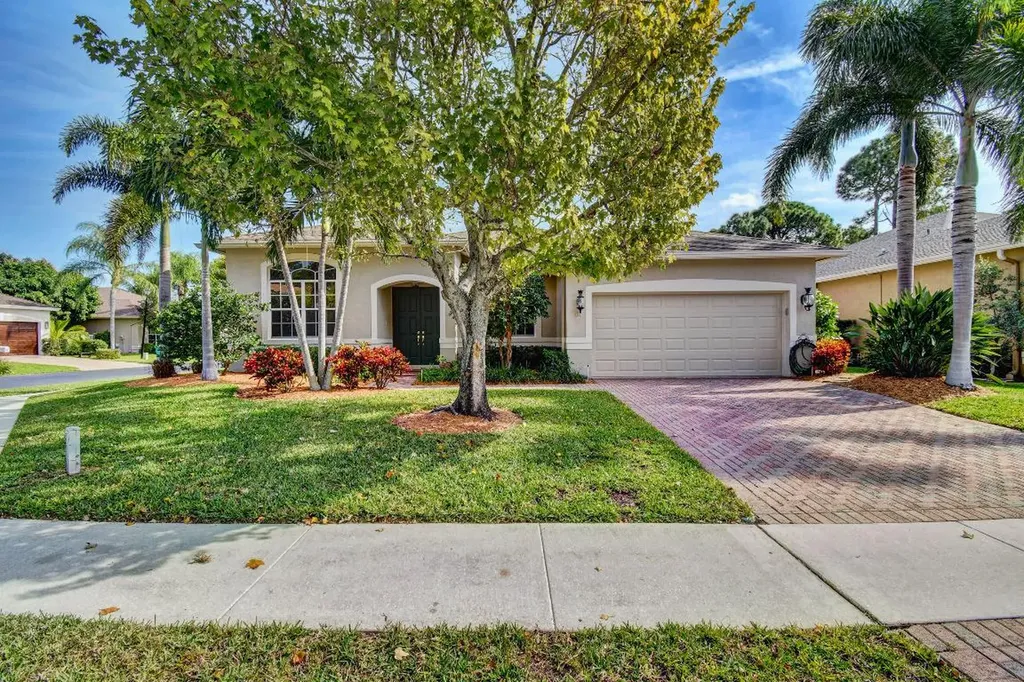61 Lake Eden Drive Boynton Beach FL 33435