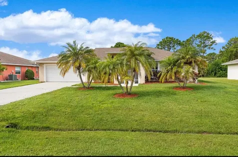 5762 NW Jigsaw Lane Port St Lucie FL 34986