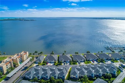 4037 NE Moon River Circle Jensen Beach FL 34957