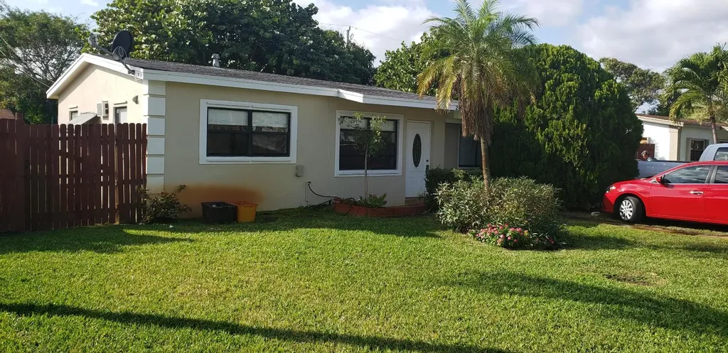 2407 NE 4th Court Boynton Beach FL 33435