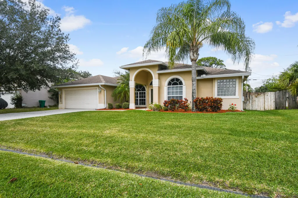 1271 SW Amboy Avenue Port St Lucie FL 34953