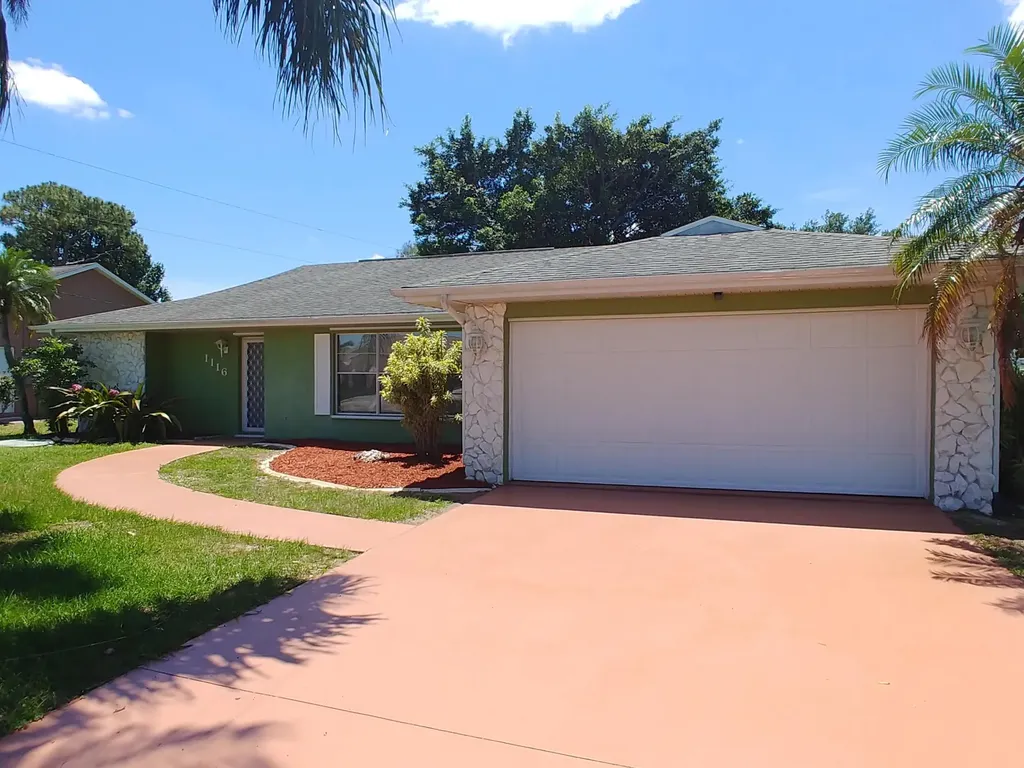 1116 SE Menores Avenue Port St Lucie FL 34952