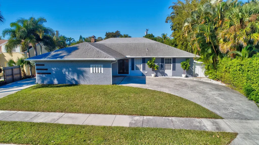 1111 S Palmway Lake Worth Beach FL 33460