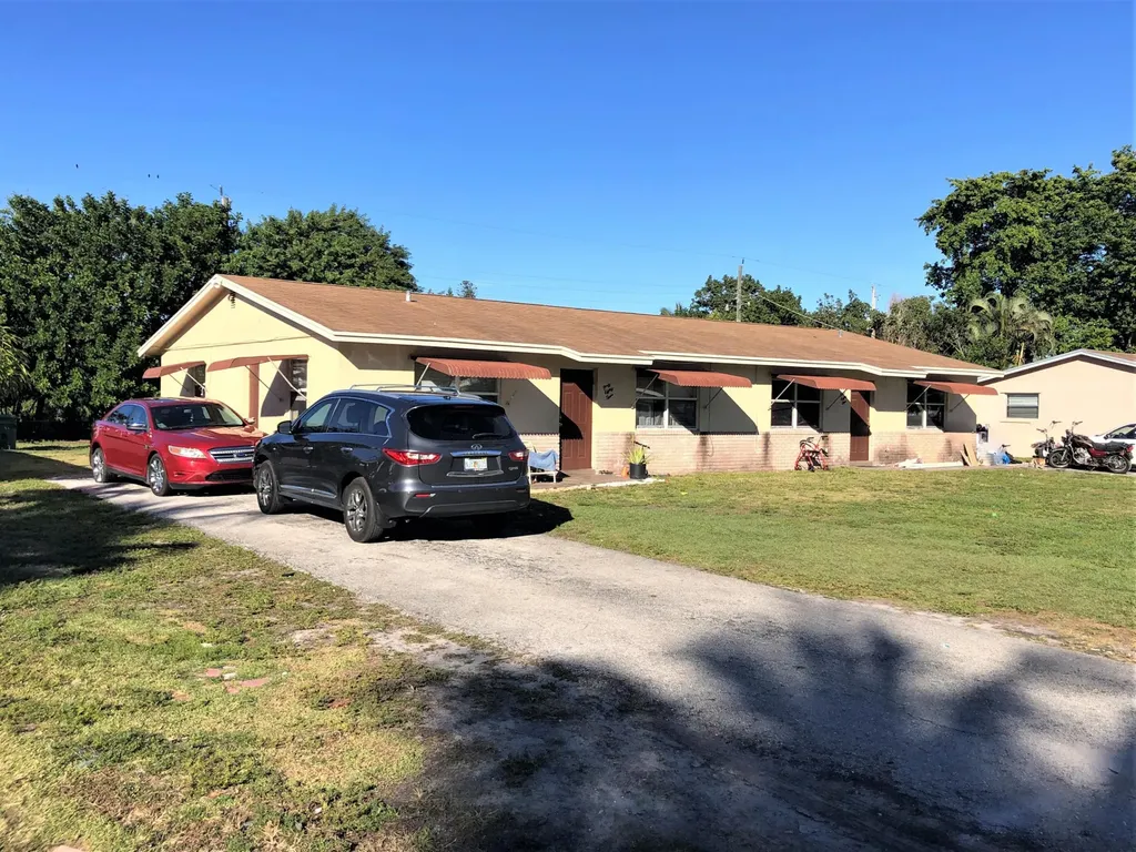 4081 Gardenia Avenue Lake Worth FL 33461