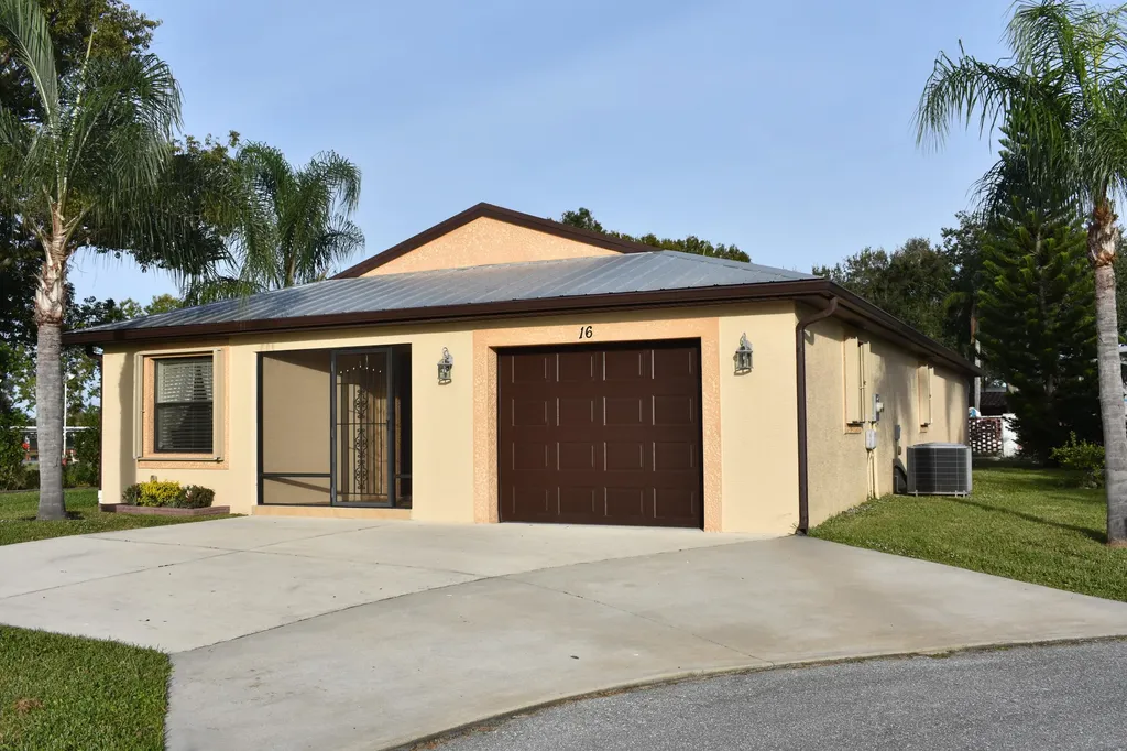 16 Espanola Lane Port St Lucie FL 34952