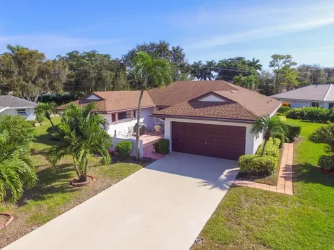 10708 Greentrail Drive S Boynton Beach FL 33436