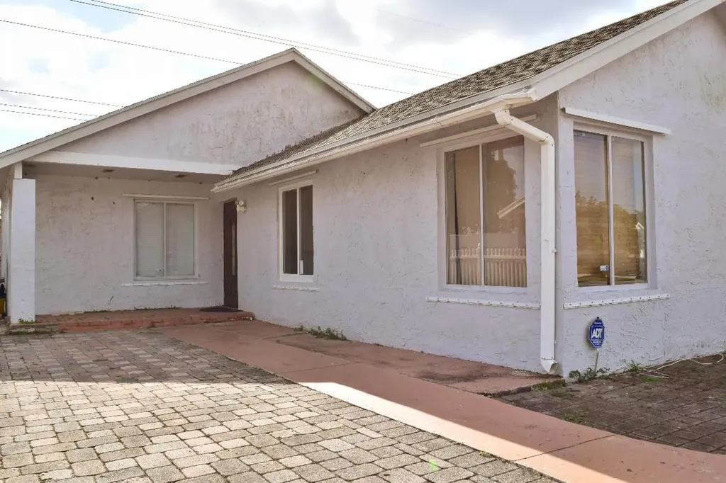 5126 El Claro S West Palm Beach FL 33415