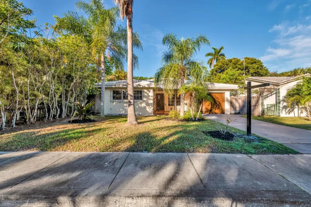 217 N Palmway Lake Worth Beach FL 33460